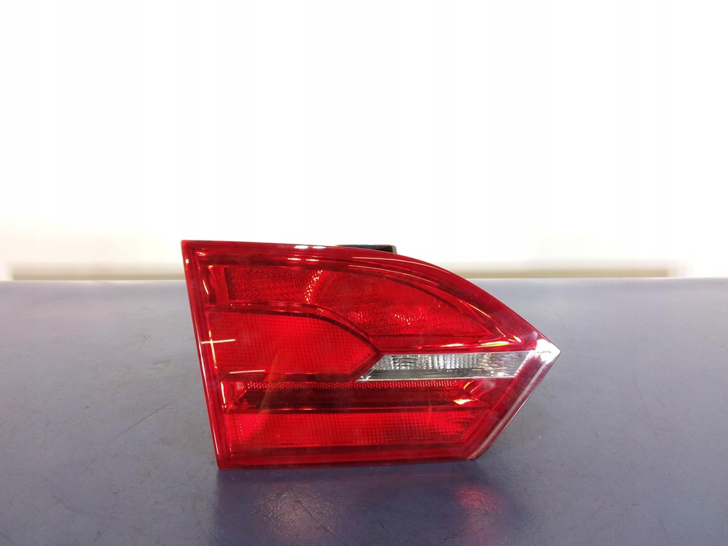 фото №1, Vw jetta vi лампа задняя левая w крышка