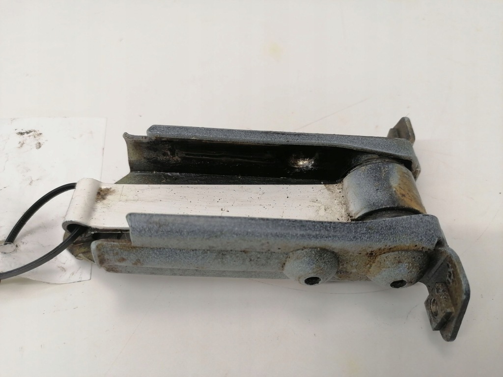 Ограничитель дверь передних правая сторона mercedes-benz e w123 w123 Недорого