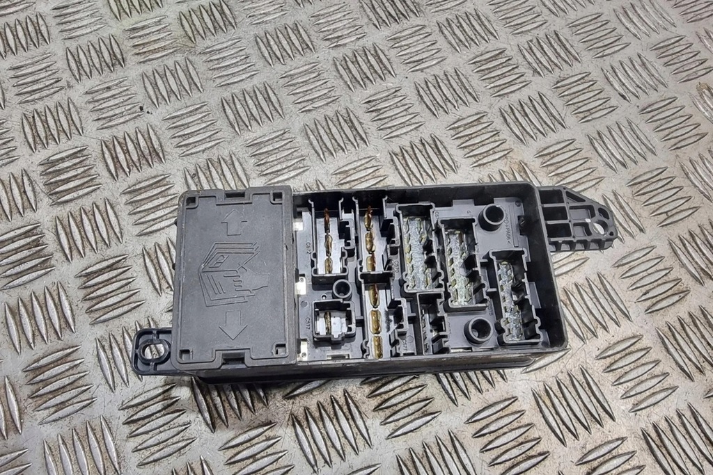 фото №1, Коробка предохранителей mini cooper r50, r53 1480790 1.6l бензиновый 2003