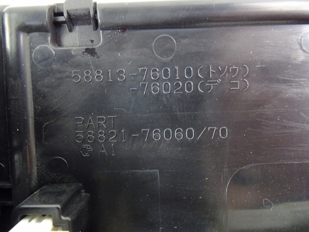 фото №9, Lexus ux 250h панель полка прикуривателя колодка жгут 58813-76010 58820-76030