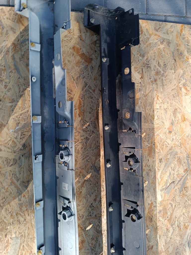 фото №8, Prius plus + v накладка порог левая разные цвета