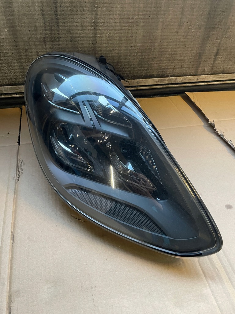 фото №1, Porsche panamera 971 лампа права full led matrix 971941036j