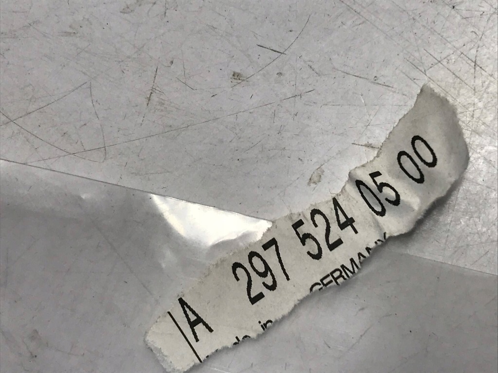 фото №7, Mercedes кронштейн радиатора бампер передний правый eqs v297 a2975240500