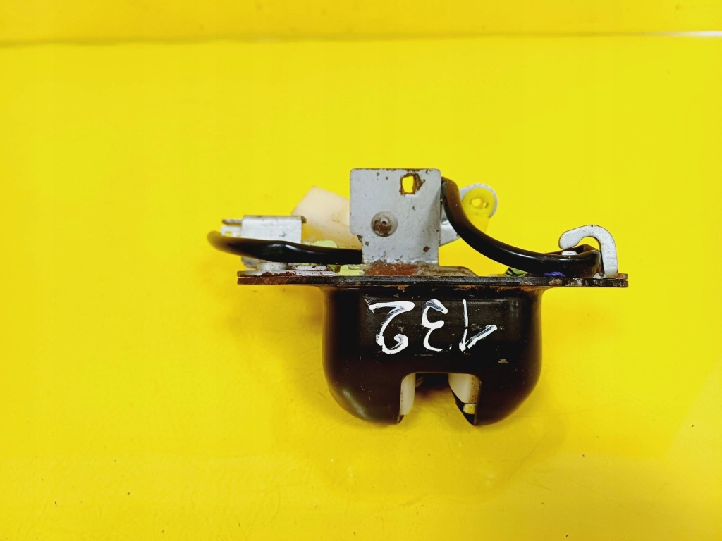 фото №1, Замок крышки багажника nissan primera p11 nr132