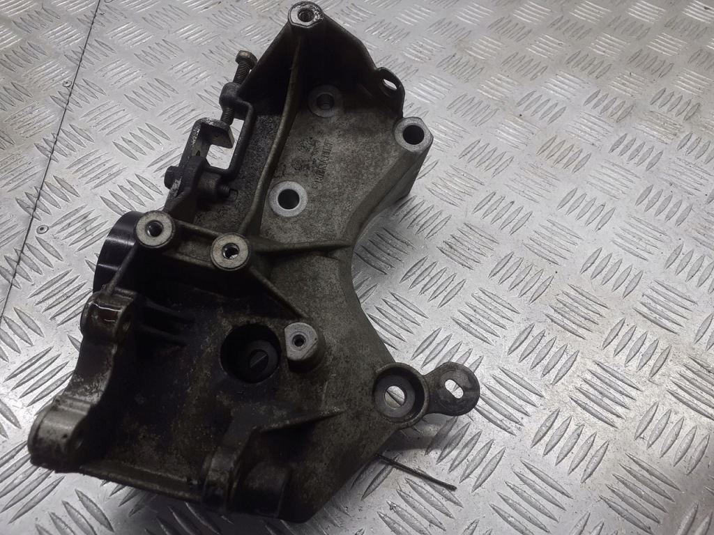 Кронштейн генератора renault megane 1 1.4 7700273712 Цена