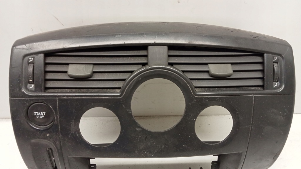 фото №2, Решётки обдув запуск стоп рамка радио средняя renault scenic ii 2003-09