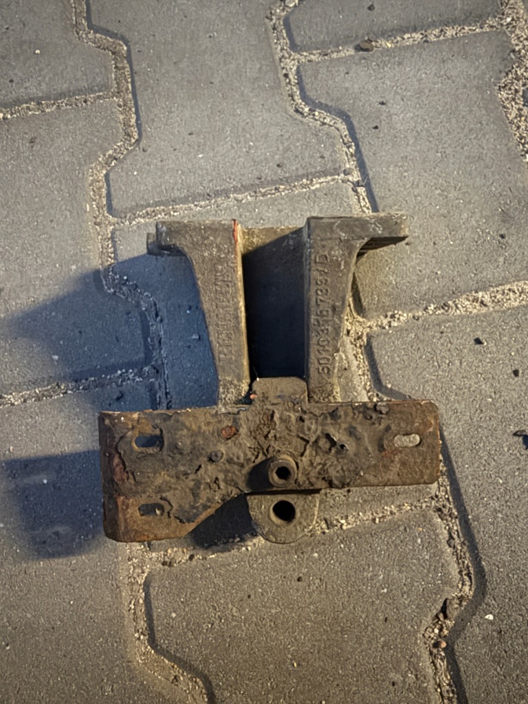 Купить Кронштейн кронштейн двигателя правая mascot mascott 98-04r 2.8