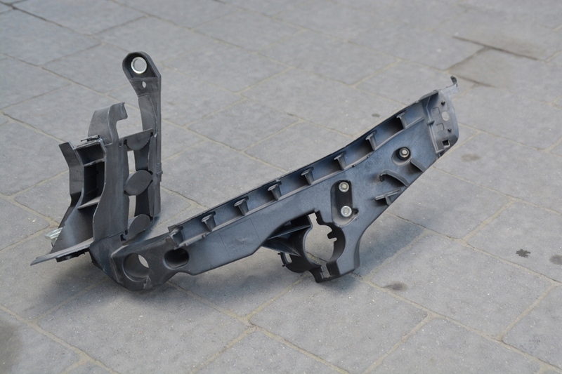 Купити Напрямна кронштейн під  фара audi a4 b5 8k0805607l