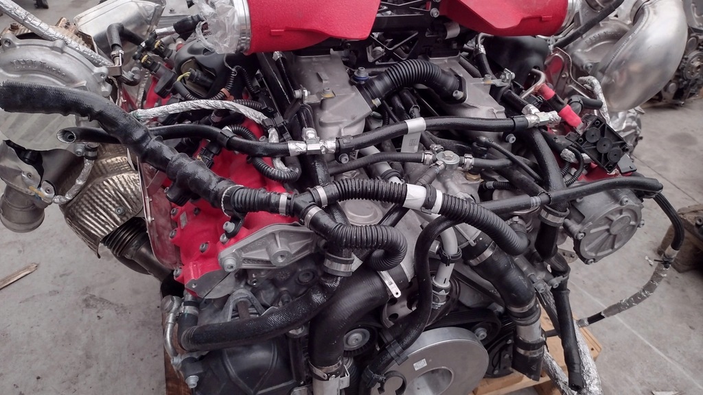 фото №11, Ferrari f8 v8 3.9 двигатель блок блок двигателя головка
