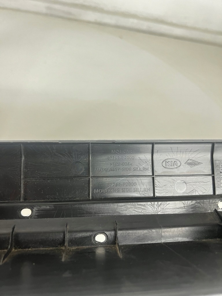 фото №15, Kia sorento iv 4 2020 - молдинг накладка поріг права 87752-p2000
