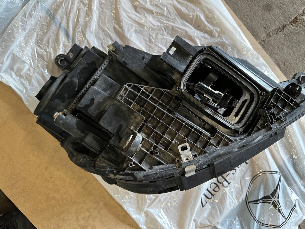 Mercedes ml gle a1679064308 лампа левая performance Оригинал