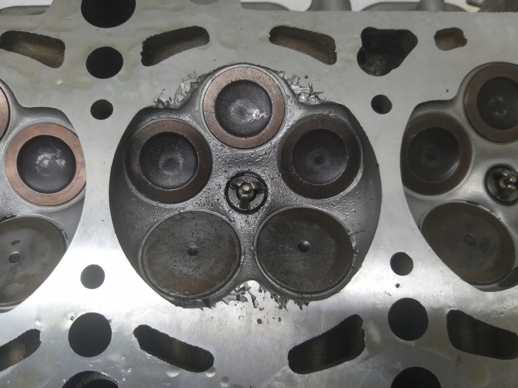 Головка двигателя gotowa 2.0 b alt 20v passat b5 a4 b6 130km 06b103373am Доставка