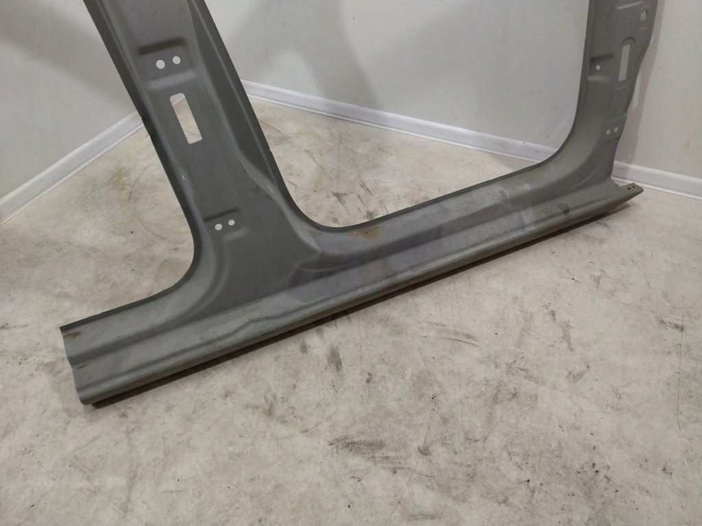 фото №3, Обшивка боковой правое блок двигателя порог правый skoda rapid
