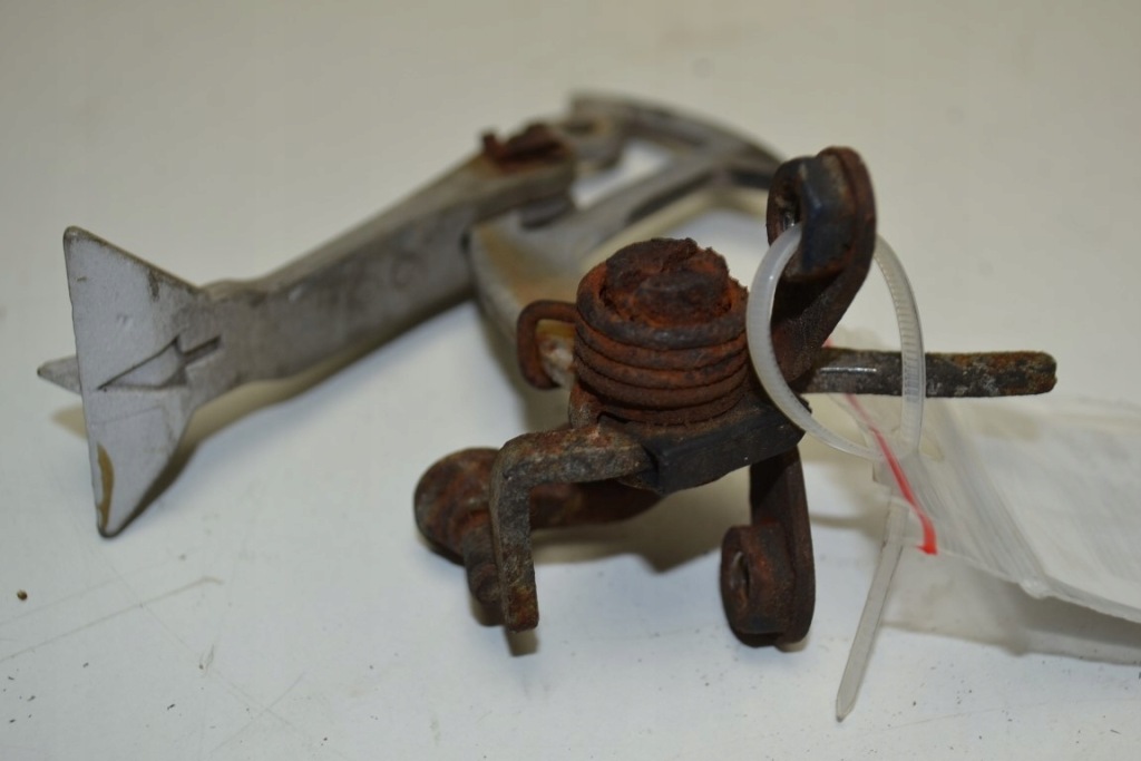 Mercedes w126 se sel тяга открывания капот Оригинал