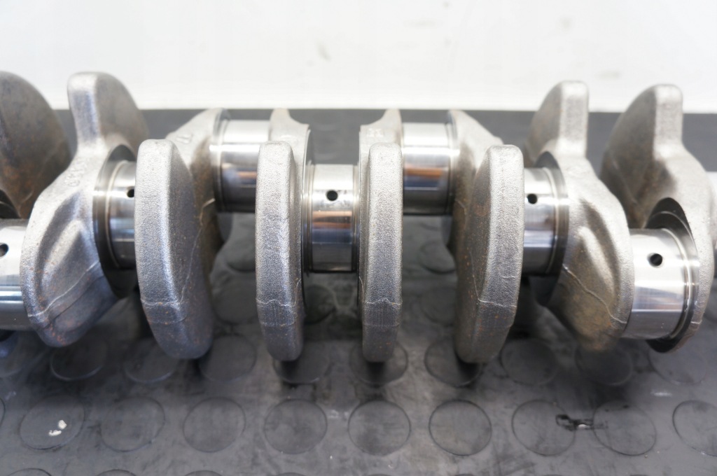 Wał коленчатый renault trafic 3 qashqai vivaro b 1,6 dci 5599r новый r9m Оригинал