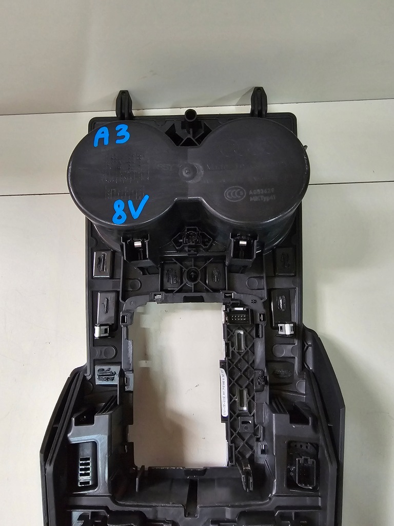 фото №8, Панель центральний mmi тунель рамка audi a3 8v 8v0919614bk