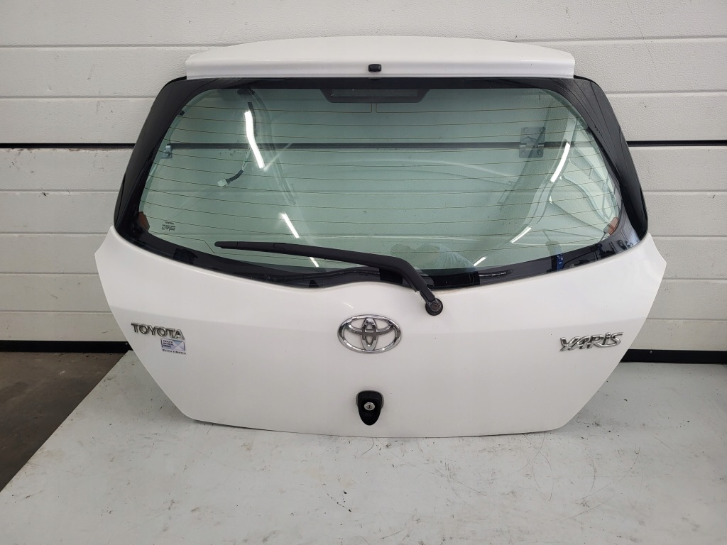 Купити Toyota yaris 2 09r кришка багажника багажника скло 068 рестайлінг