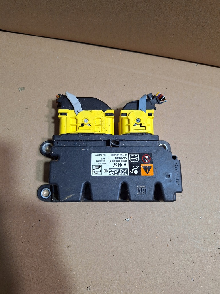 фото №1, Датчик подушка безопасности opel astra k 15-22 13514457