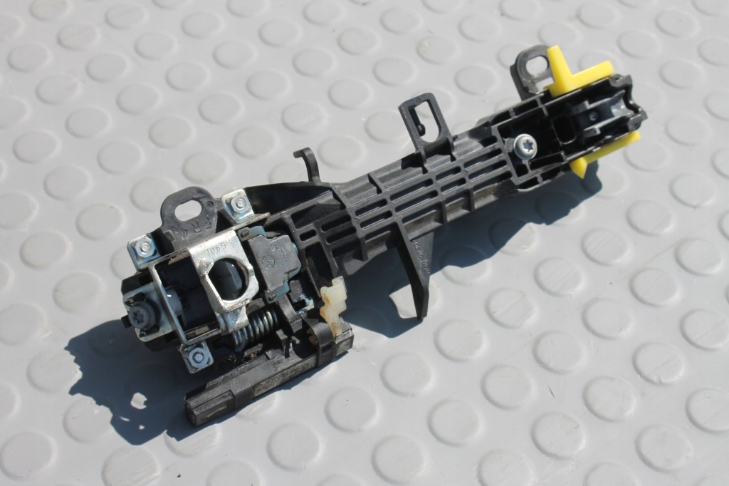 фото №3, Ручка двері правий перед keyless 040 prius iii 09-