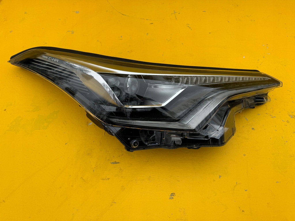 фото №1, Toyota chr c-hr 16r- лампа правая передняя правый перед full led