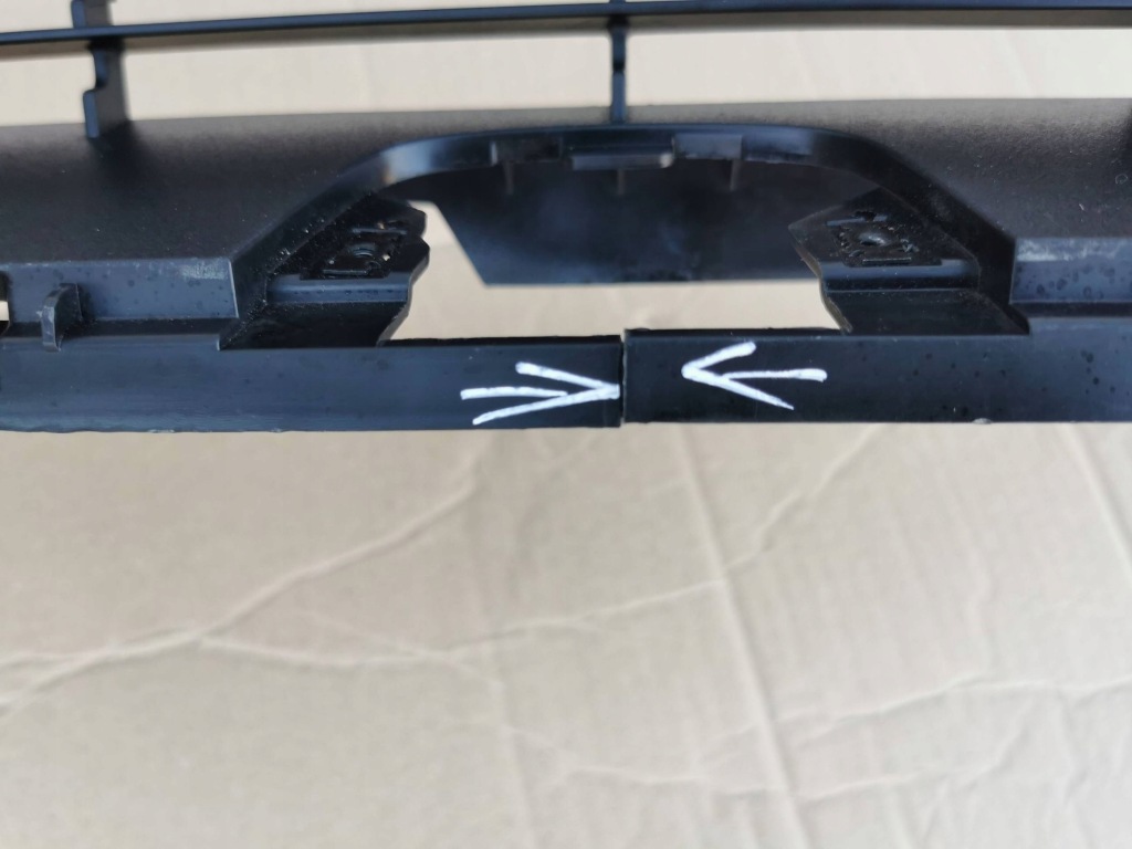 Tesla model y рестайлинг  25- решётка нижняя бампера перед 1983889-00-d 193288300d Киев