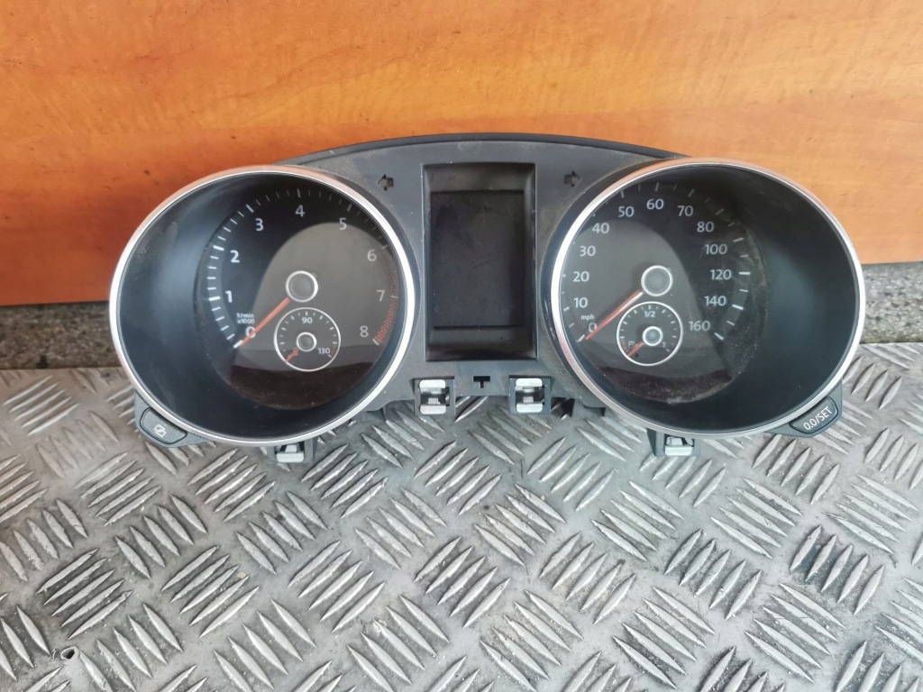 фото №1, Volkswagen оригінальний номер лічильник прилади uk 5k0920960f