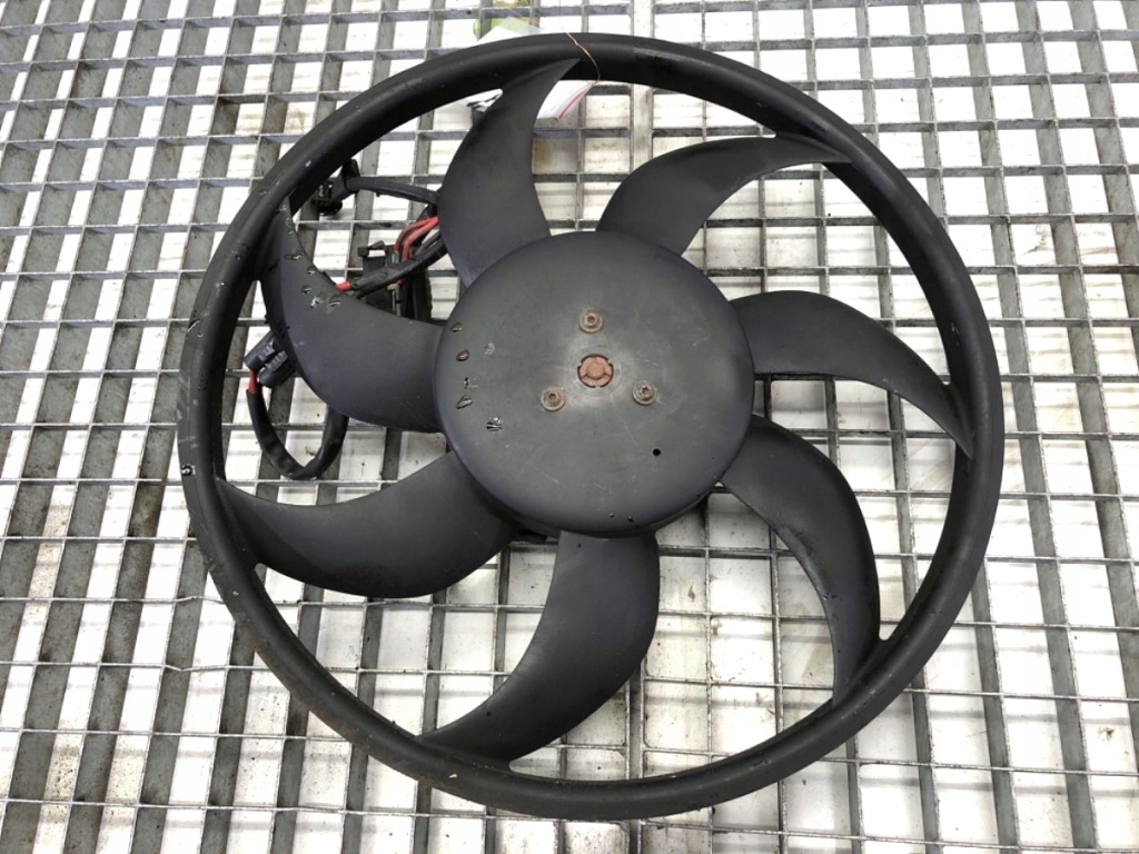 Купити Вентилятор радіатора mini r56 1.6 109km 0130303021 05-14