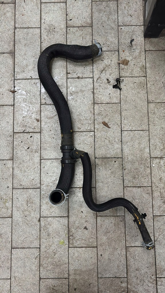 фото №1, Шланг wąż wody renault kangoo iv 215031098r