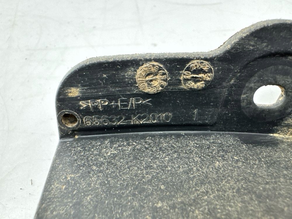 фото №6, Toyota yaris cross 2023 задняя сторона левая брызговики задние