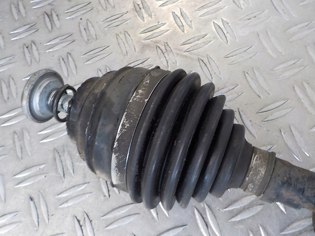 фото №3, Bmw 2 f46 приводной вал левая