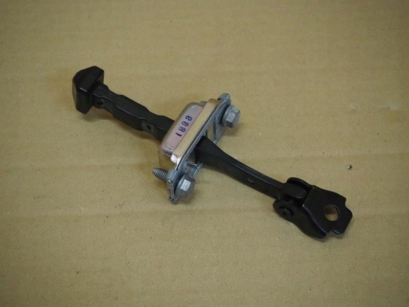 фото №2, Ограничитель дверь перед renault megane iv hb