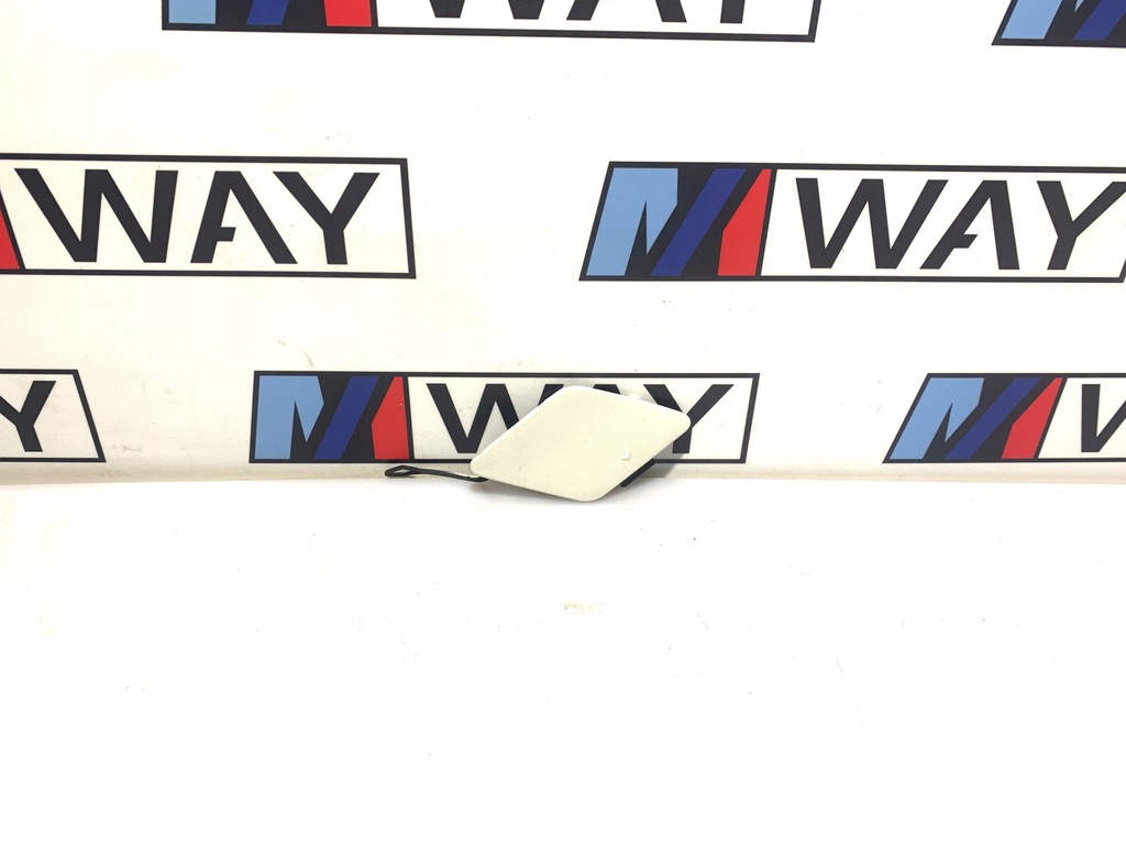 фото №1, Bmw f31 заглушка фаркоп бампера задня задня a96 mineralweiss 7301465