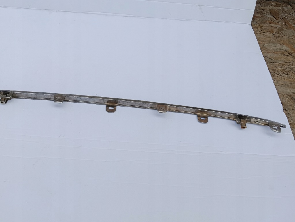 Молдинг хром бампера задня 850700129r renault clio v Зі Шроту