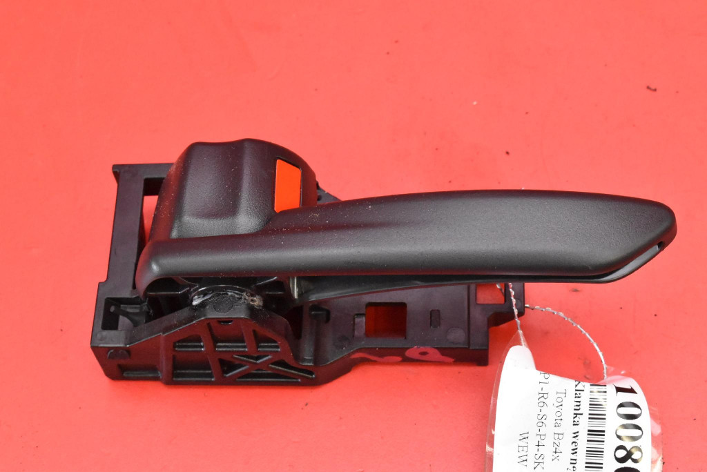 фото №1, Ручка внутренняя левый перед czarna toyota bz4x 22-