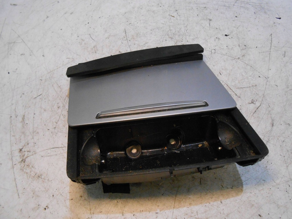 фото №6, Audi a6 c6 пепельница туннель среднего 4f1857951c