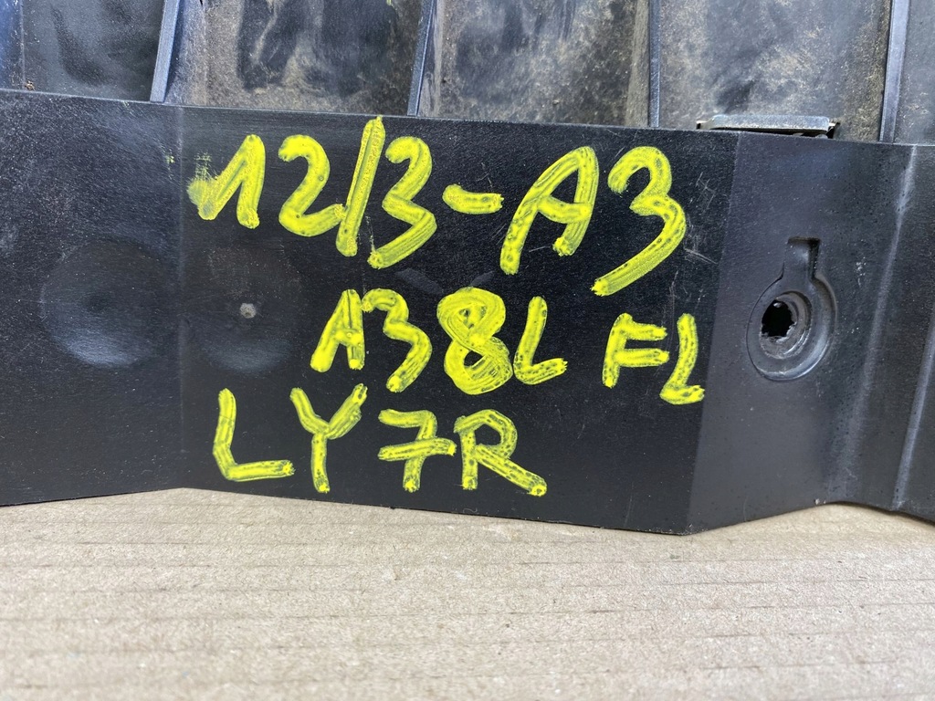 фото №6, Audi a3 8l - молдинг pod фара задняя задняя правая / ly7r