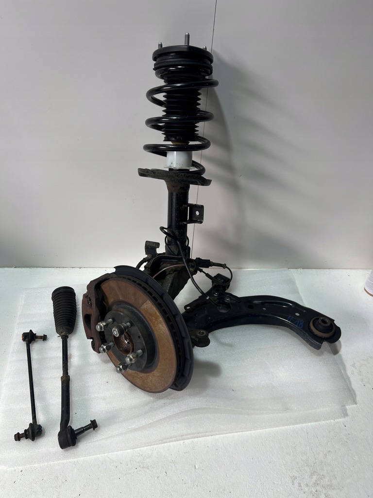 фото №1, Mazda cx-30 рычаг левая поворотный кулак амортизатор rok 2022