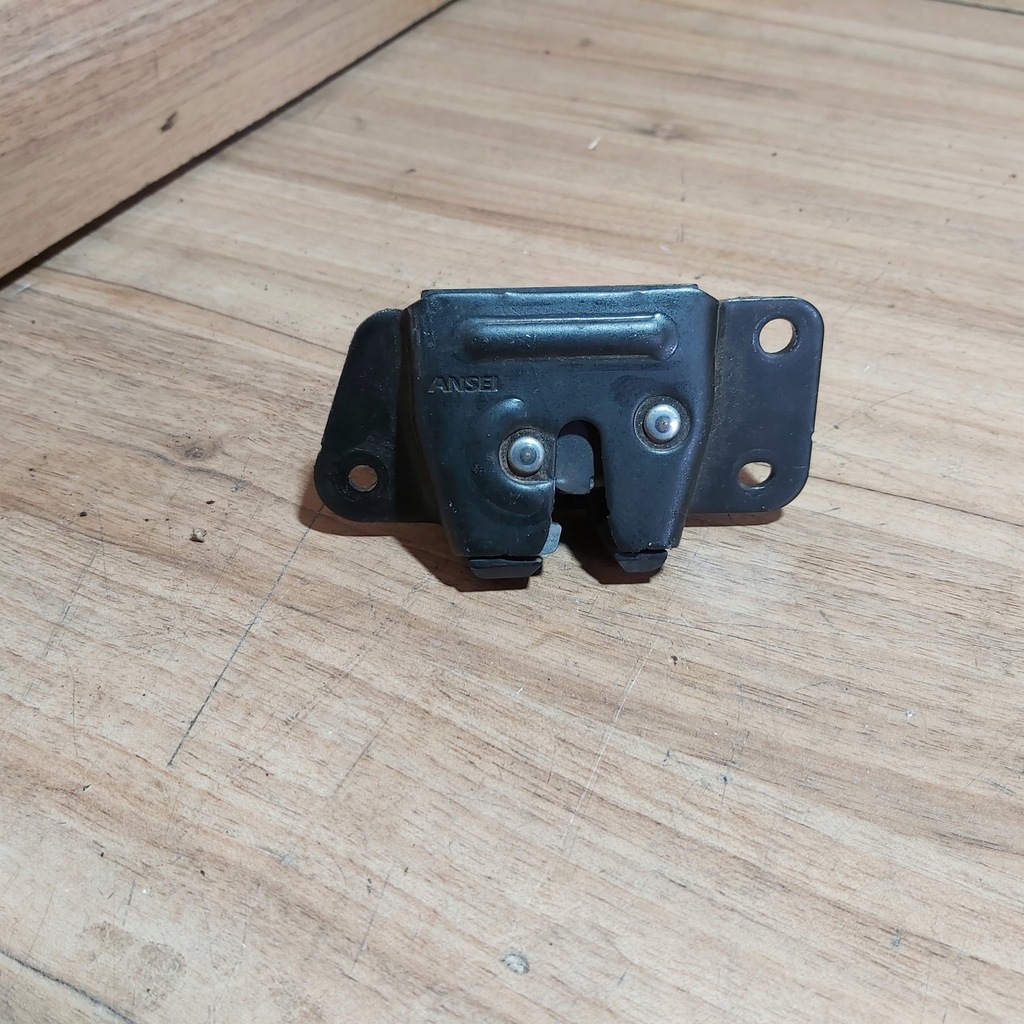 фото №1, Замок крышки galant viii kombi