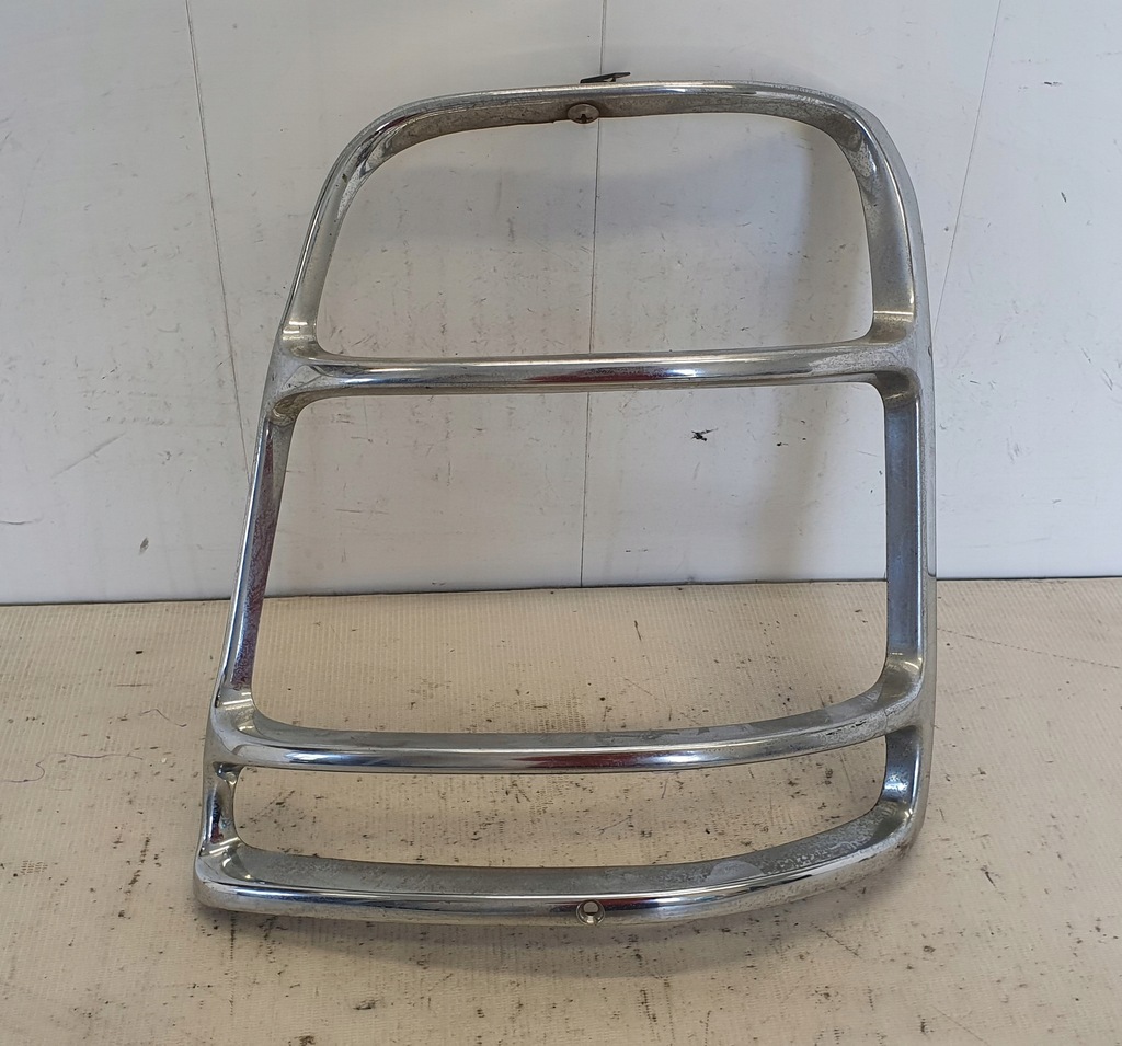 фото №1, Subaru forester 97-nakładka na фара задняя правая org