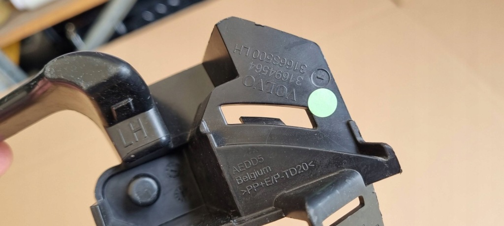 фото №3, Volvo xc90 ii lift r-design кронштейн протитуманної фари ліва оригінал