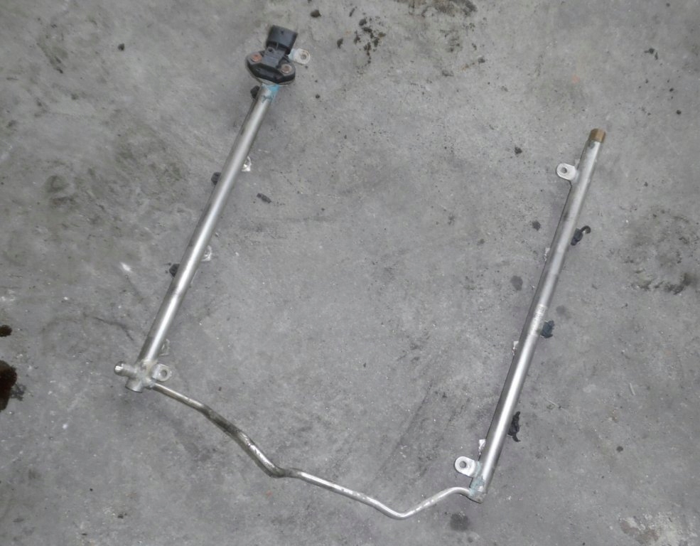 Купити Молдинг упорскування a1560701895 amg 63 ml63 w164 w251