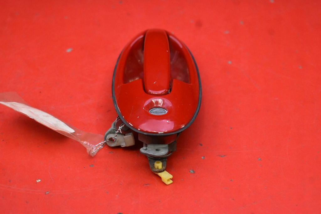 Ручка правый  перед передняя czerwona hyundai купе 1 1 rd 96-99 Киев