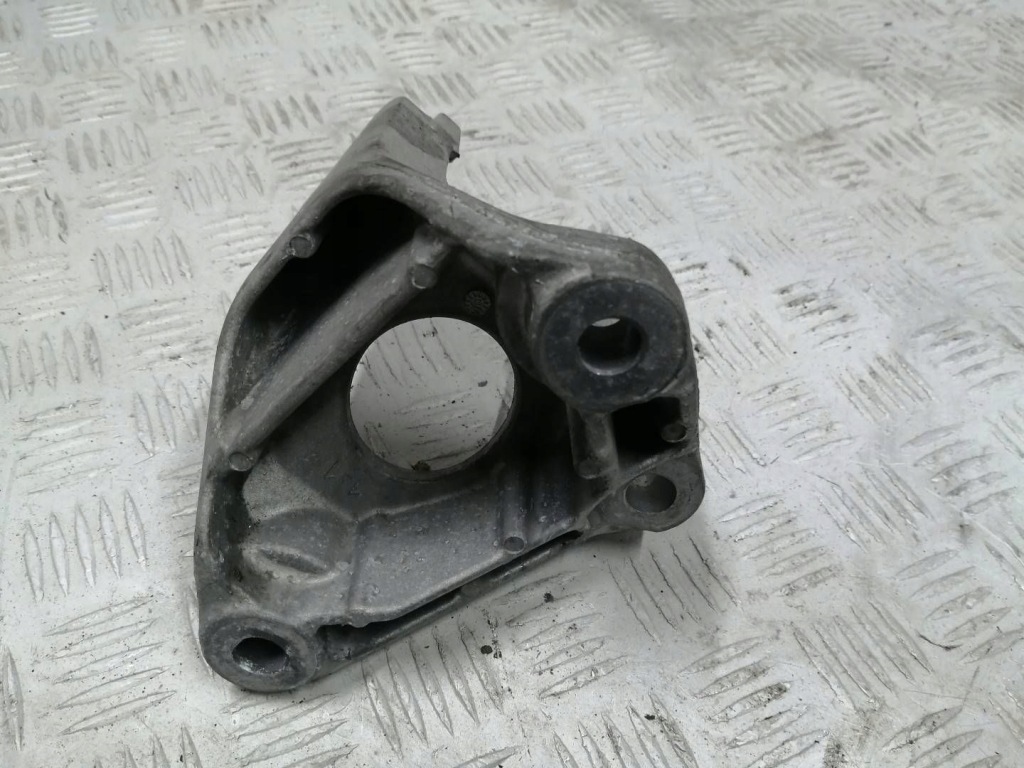 фото №2, Renault megane v e-tech кронштейн кронштейн