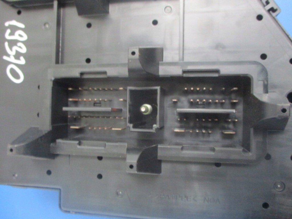 фото №9, Cadillac srx 3.6 v6 коробка предохранителей 25771741