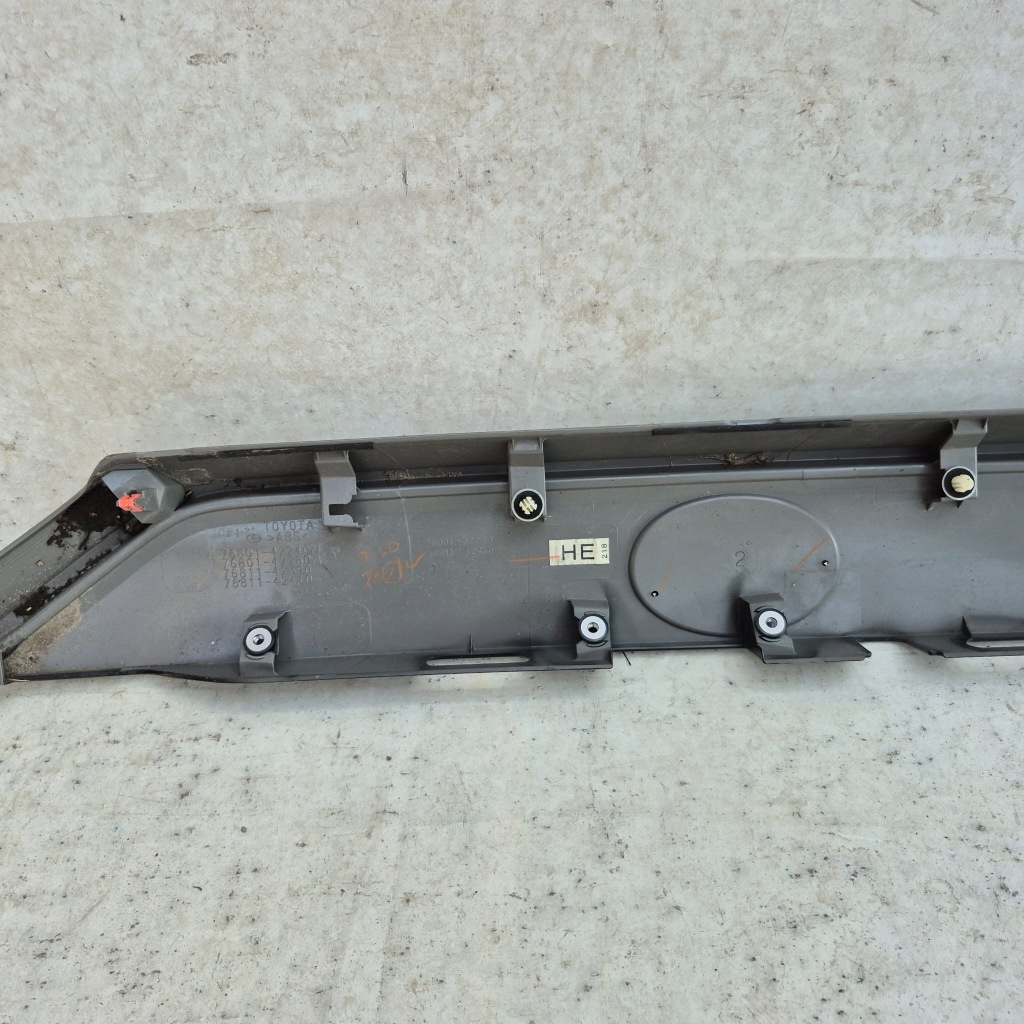 фото №8, Toyota rav4 v накладка крышки багажника задняя 76801-42240