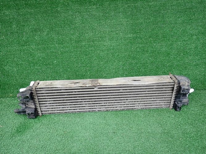 Tarfic vivaro 1.6dci интеркулер с Разборки