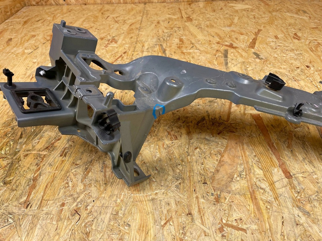 фото №7, Кронштейн кронштейн панель фары лампы перед правый polestar 2 ii 31688287 2020-