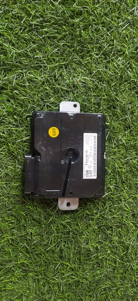 фото №1, Блок управления модуль бортовой компьютер porsche taycan 9j1907018q