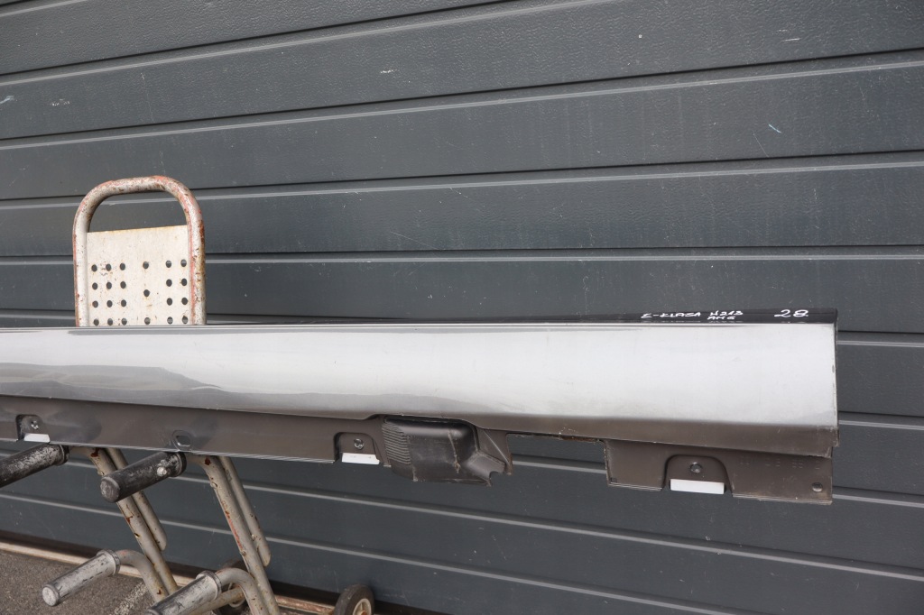 Купить Молдинг порог порог левая mercedes e-klasa amg w213 a2136900102 a2136909701