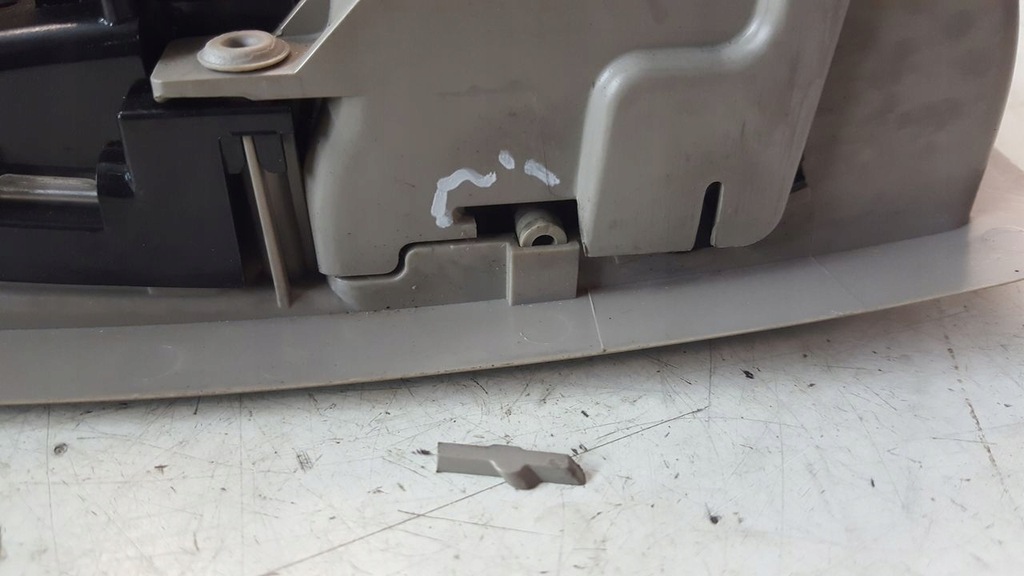 фото №11, Лампа кабины потолочный jeep wk 3,0 crd